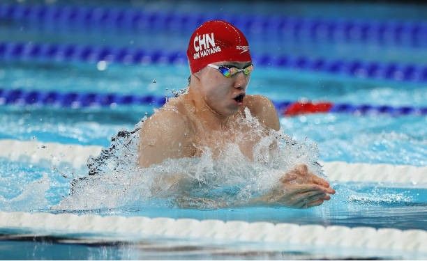 男子100米蛙泳半决赛：中国选手秦海洋以58.93秒获得第二 晋级决赛