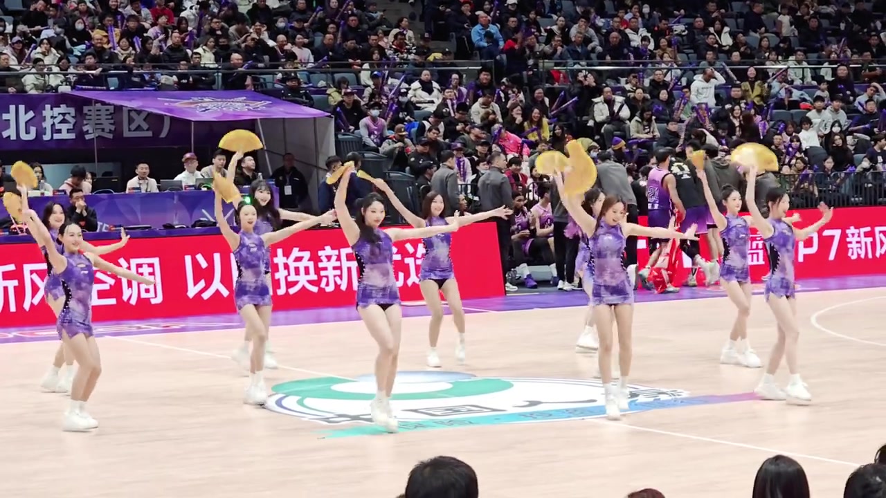 😍😍赵探长分享北控男篮主场啦啦队的现场演出视频